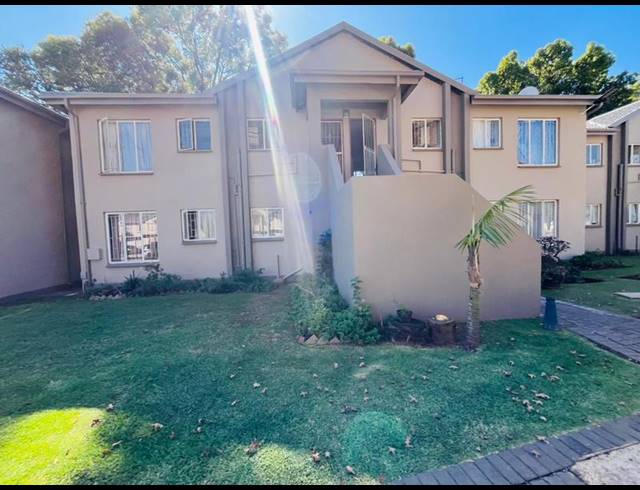 2 BEDROOM APARTMENT FOR SALE IN LAKEFIELD